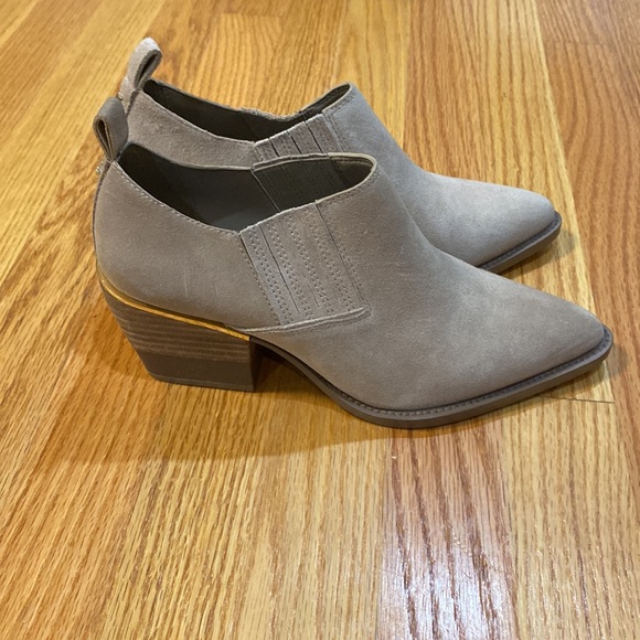 Dkny Shoes - 1 day sale ❤️ New DKNY Roxy Shooties ankle booties boots shoes